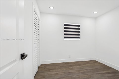 Casa en venta en Margate, Florida, 4 dormitorios, 111.11 m2 № 1969002 - foto 20