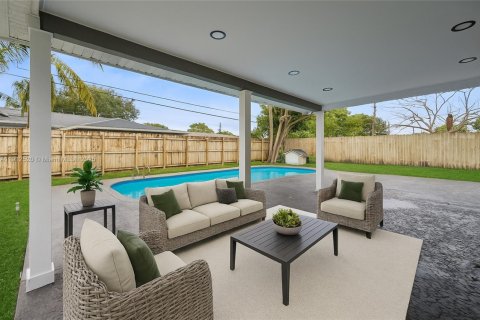 Casa en venta en Margate, Florida, 4 dormitorios, 111.11 m2 № 1969002 - foto 10