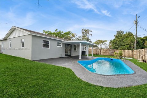 Casa en venta en Margate, Florida, 4 dormitorios, 111.11 m2 № 1969002 - foto 18