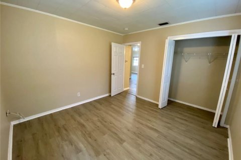 Commercial property in Zephyrhills, Florida 178.74 sq.m. № 2105593 - photo 18