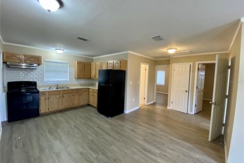 Commercial property in Zephyrhills, Florida 178.74 sq.m. № 2105593 - photo 15