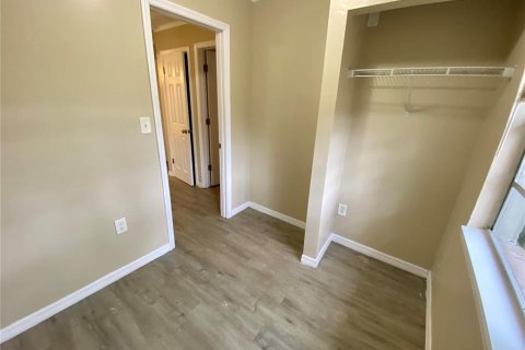 Commercial property in Zephyrhills, Florida 178.74 sq.m. № 2105593 - photo 20