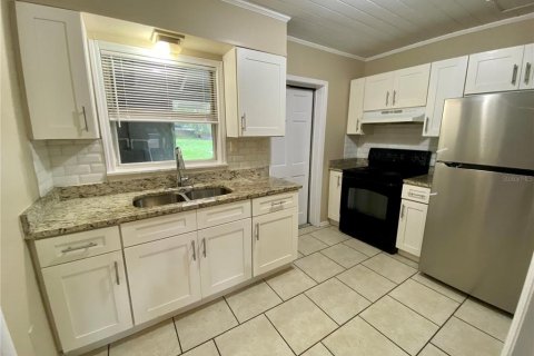 Commercial property in Zephyrhills, Florida 178.74 sq.m. № 2105593 - photo 4