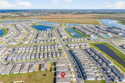 Villa ou maison à vendre à Kissimmee, Floride: 4 chambres, 195.93 m2 № 2147726 - photo 2