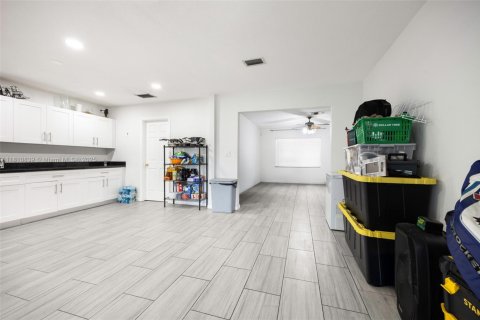 Villa ou maison à vendre à Hollywood, Floride: 3 chambres, 122.63 m2 № 1756961 - photo 6
