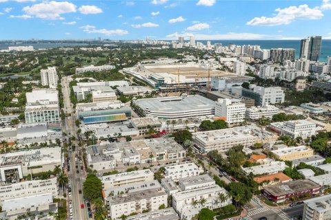 Condominio en venta en Miami Beach, Florida, 2 dormitorios, 78.6 m2 № 1992532 - foto 21