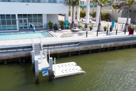 Купить коммерческую недвижимость в Холливуд, Флорида № 1959222 - фото 21