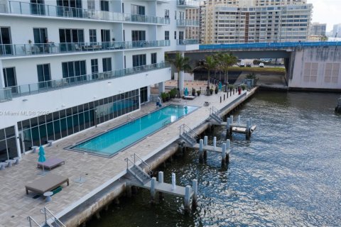 Купить коммерческую недвижимость в Холливуд, Флорида № 1959222 - фото 28