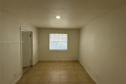 Villa ou maison à louer à West Palm Beach, Floride: 1 chambre, 288 m2 № 2029537 - photo 12