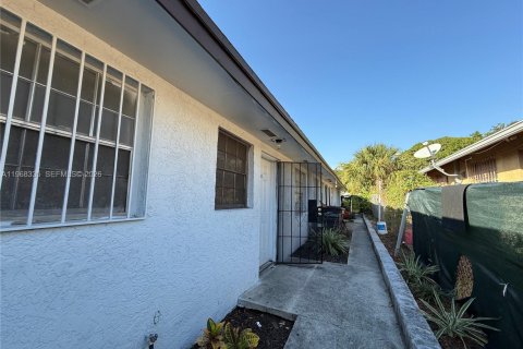 House in West Palm Beach, Florida 1 bedroom, 288 sq.m. № 2029537