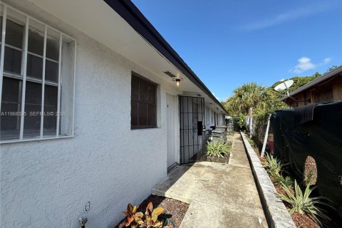 Villa ou maison à louer à West Palm Beach, Floride: 1 chambre, 288 m2 № 2029537 - photo 13