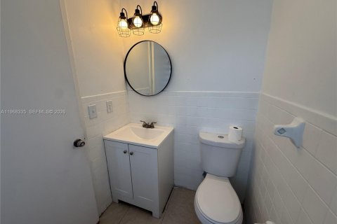 Villa ou maison à louer à West Palm Beach, Floride: 1 chambre, 288 m2 № 2029537 - photo 11