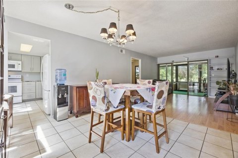 Copropriété à louer à Winter Springs, Floride: 2 chambres, 90.3 m2 № 2424337 - photo 5