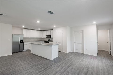 Townhouse in Poinciana, Florida 3 bedrooms, 166.76 sq.m. № 1616660 - photo 3