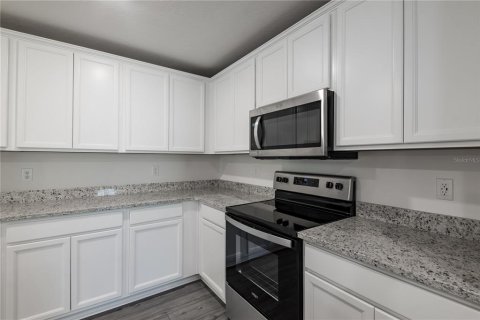 Townhouse in Poinciana, Florida 3 bedrooms, 166.76 sq.m. № 1616660 - photo 5