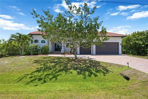 Casa en venta en Port Charlotte, Florida, 3 dormitorios, 222.04 m2 № 2228339 - foto 4