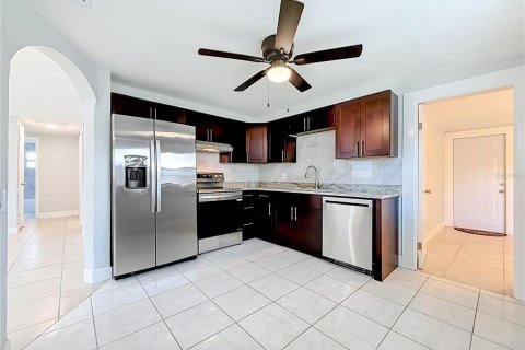 Casa en venta en Pinellas Park, Florida, 4 dormitorios, 118.54 m2 № 2383906 - foto 15