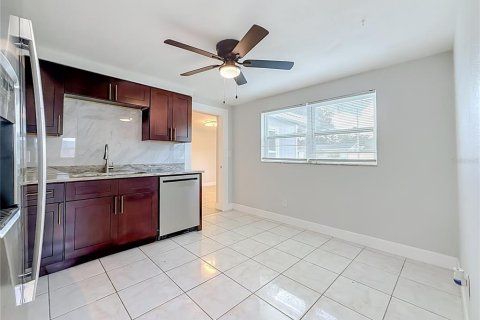 Casa en venta en Pinellas Park, Florida, 4 dormitorios, 118.54 m2 № 2383906 - foto 10