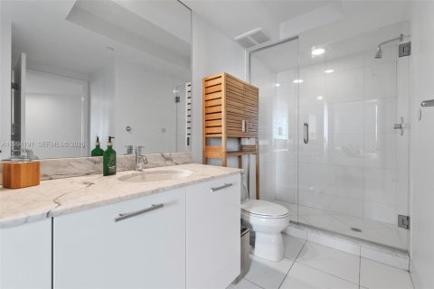 Condominio en venta en Miami, Florida, 2 dormitorios, 111.2 m2 № 2055859 - foto 4