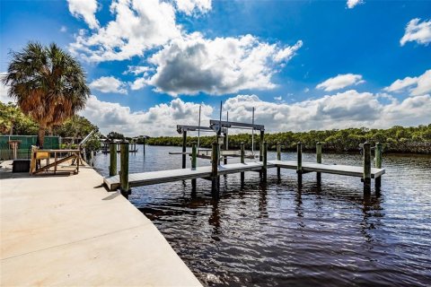 Hôtel, hôtellerie à vendre à Ruskin, Floride: 104.98 m2 № 2348082 - photo 5