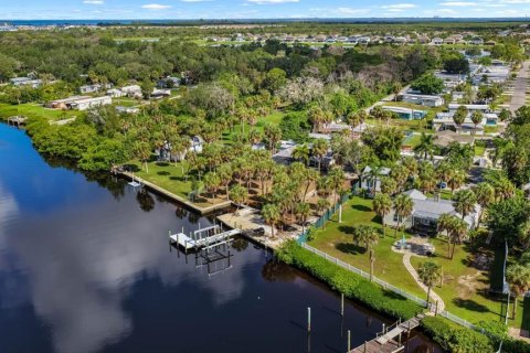 Hôtel, hôtellerie à vendre à Ruskin, Floride: 104.98 m2 № 2348082 - photo 11