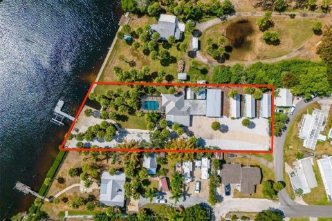 Hôtel, hôtellerie à vendre à Ruskin, Floride: 104.98 m2 № 2348082 - photo 2