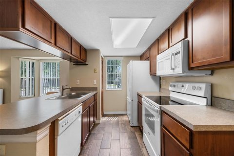 Купить кондоминиум в Киссимми, Флорида 6 комнат, 120.87м2, № 1815437 - фото 15