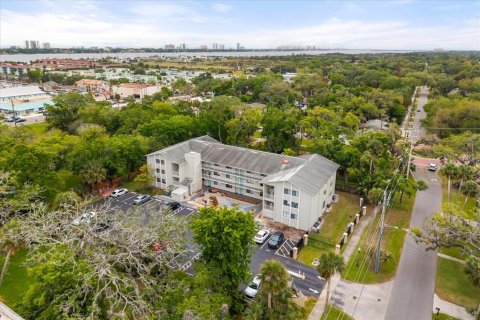 Condominio en Daytona Beach, Florida, 1 dormitorio  № 2096972