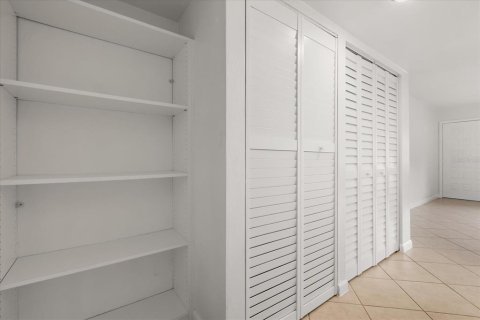 Condominio en venta en Daytona Beach, Florida, 1 dormitorio, 61.41 m2 № 2096972 - foto 14
