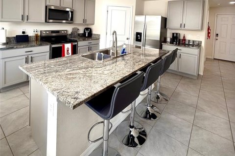 House in Plant City, Florida 4 bedrooms, 226.22 sq.m. № 2205236 - photo 2