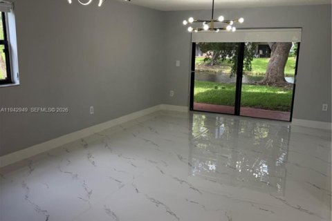 Appartement à louer à Sunrise, Floride: 3 chambres, 112.97 m2 № 1999285 - photo 12