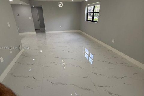 Appartement à louer à Sunrise, Floride: 3 chambres, 112.97 m2 № 1999285 - photo 11