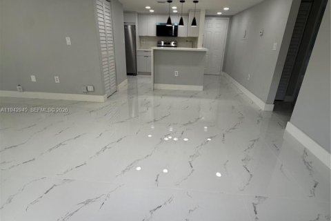 Appartement à louer à Sunrise, Floride: 3 chambres, 112.97 m2 № 1999285 - photo 7