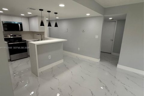 Appartement à louer à Sunrise, Floride: 3 chambres, 112.97 m2 № 1999285 - photo 14