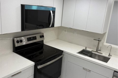 Appartement à louer à Sunrise, Floride: 3 chambres, 112.97 m2 № 1999285 - photo 19