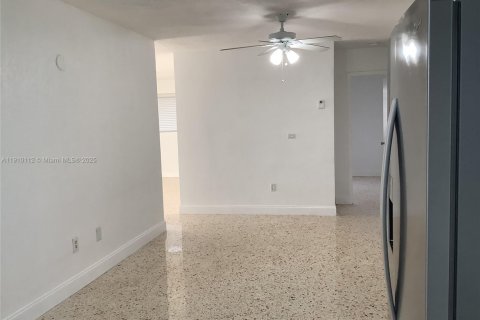 Снять в аренду виллу или дом в Майами, Флорида 4 спальни, 167.22м2, № 1966004 - фото 7