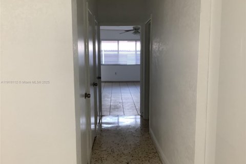 Снять в аренду виллу или дом в Майами, Флорида 4 спальни, 167.22м2, № 1966004 - фото 8