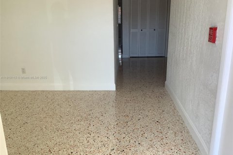 Снять в аренду виллу или дом в Майами, Флорида 4 спальни, 167.22м2, № 1966004 - фото 27