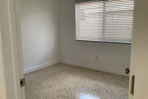 Снять в аренду виллу или дом в Майами, Флорида 4 спальни, 167.22м2, № 1966004 - фото 25