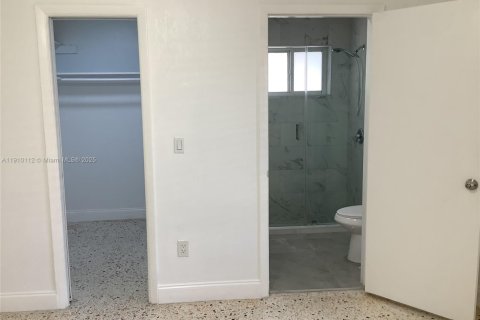 Снять в аренду виллу или дом в Майами, Флорида 4 спальни, 167.22м2, № 1966004 - фото 21