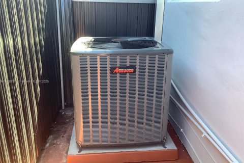 Снять в аренду виллу или дом в Майами, Флорида 4 спальни, 167.22м2, № 1966004 - фото 17