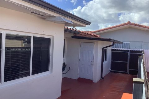 Снять в аренду виллу или дом в Майами, Флорида 4 спальни, 167.22м2, № 1966004 - фото 18