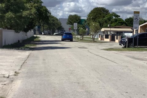 Снять в аренду виллу или дом в Майами, Флорида 4 спальни, 167.22м2, № 1966004 - фото 28