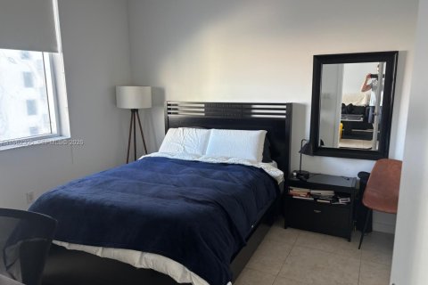 Condo in Miami, Florida, 1 bedroom  № 2025045 - photo 11