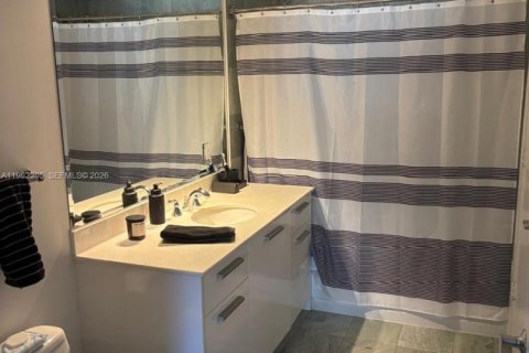 Condo in Miami, Florida, 1 bedroom  № 2025045 - photo 10