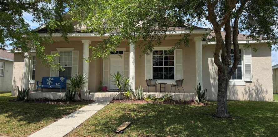 House in Kissimmee, Florida 4 bedrooms, 189.61 sq.m. № 1612782