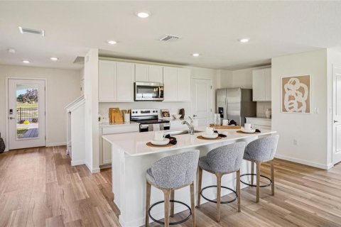 House in Ocala, Florida 4 bedrooms, 209.96 sq.m. № 2208119 - photo 7