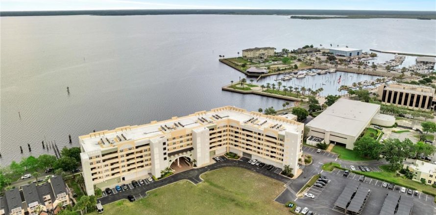 Condominio en Sanford, Florida, 3 dormitorios № 1613280