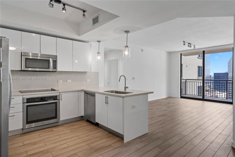 Copropriété à louer à Miami, Floride: 2 chambres, 110.74 m2 № 2023983 - photo 6