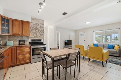 Villa ou maison à vendre à Largo, Floride: 3 chambres, 124.12 m2 № 2101090 - photo 9